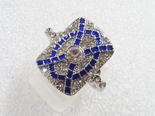 JAPANESE KIMONO / ANTIQUE CRYSTAL RING (SIZE 21)